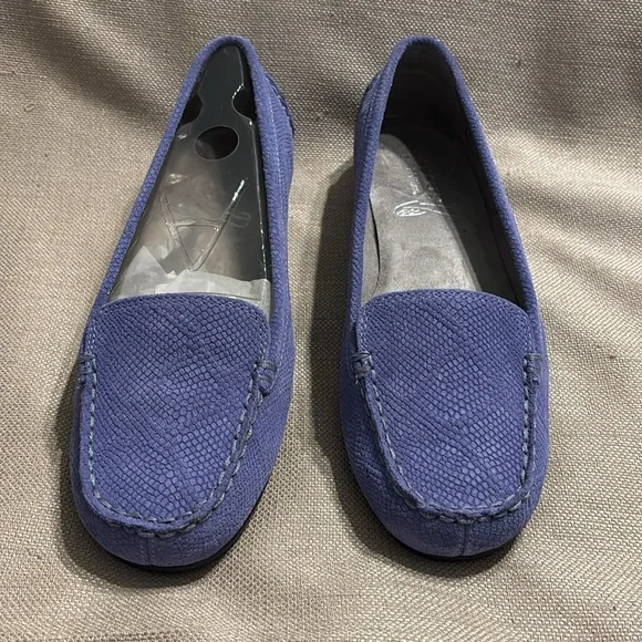 Aerosoles Stitch N Turn Nu Day Leather Loafer - Picture 2 of 13